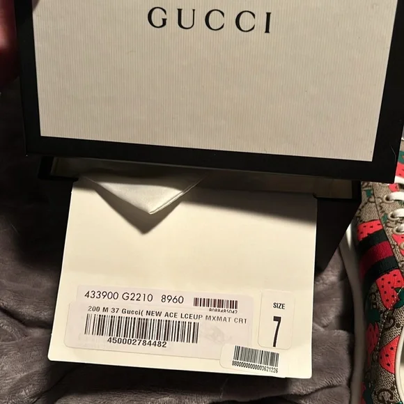 Gucci Supreme Strawberry Sneakers - Picture 6 of 8